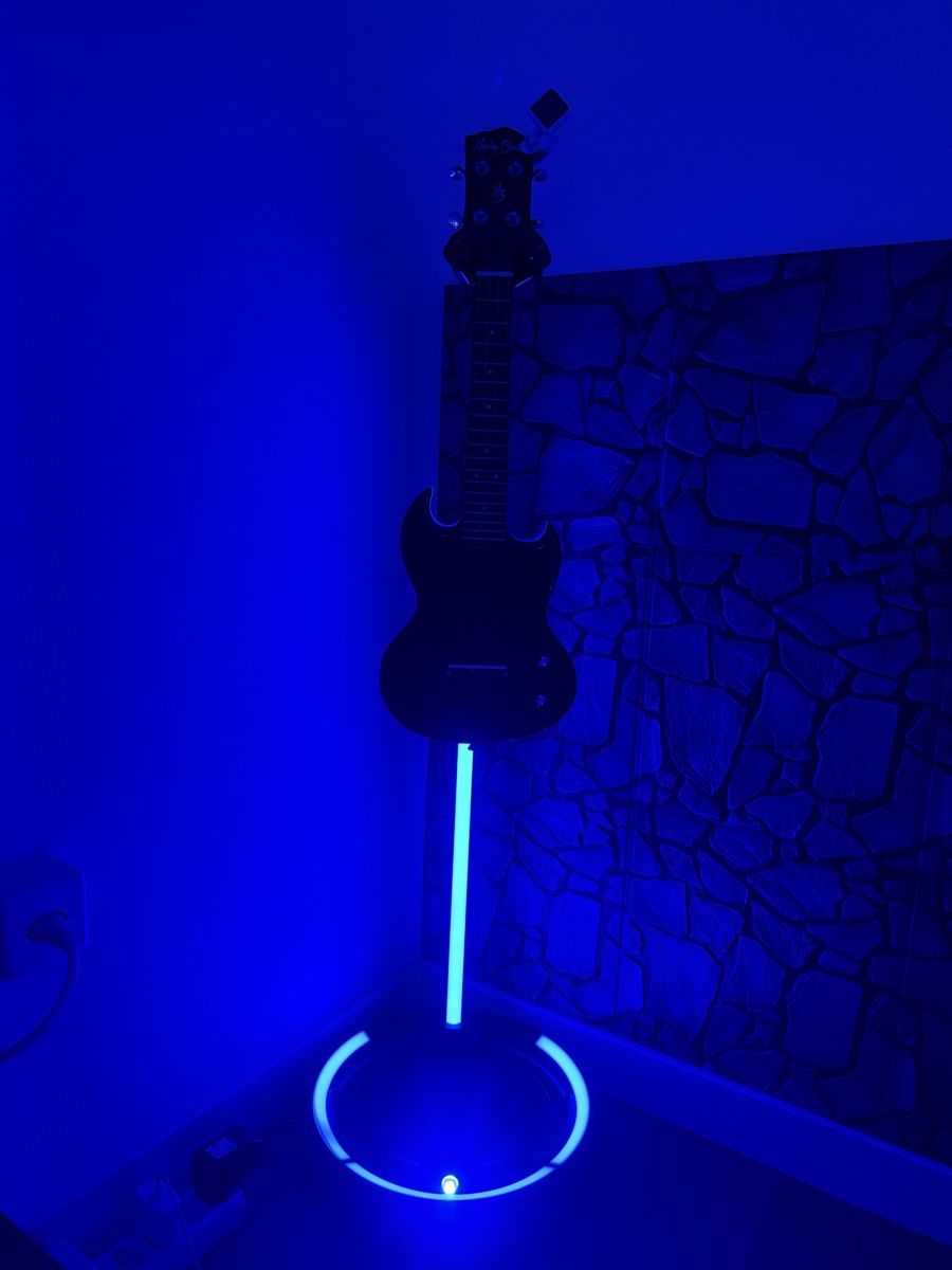 Supporti a parete: Thomman LED Gitarrenhalterung – Nuovo (secondo la descrizione) da Rorschach venduto da man_kk2w