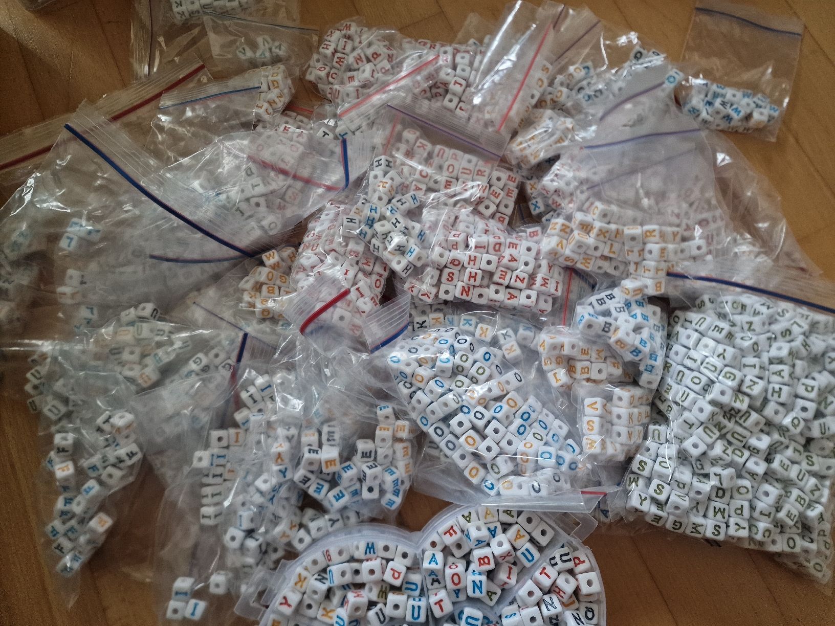 Perle (finte): Acryl Buchstabenwürfel – Nuovo (secondo la descrizione) da Beringen venduto da Ele_Ely23 3