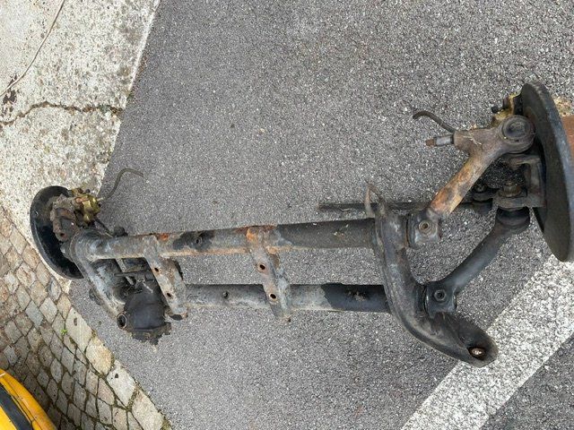 Volkswagen Tutti pezzi di ricambio auto: Vorderachse zu Käfer 1600 mit Scheibenbremsen – Difettoso da Grenchen venduto da Woernerauto 2