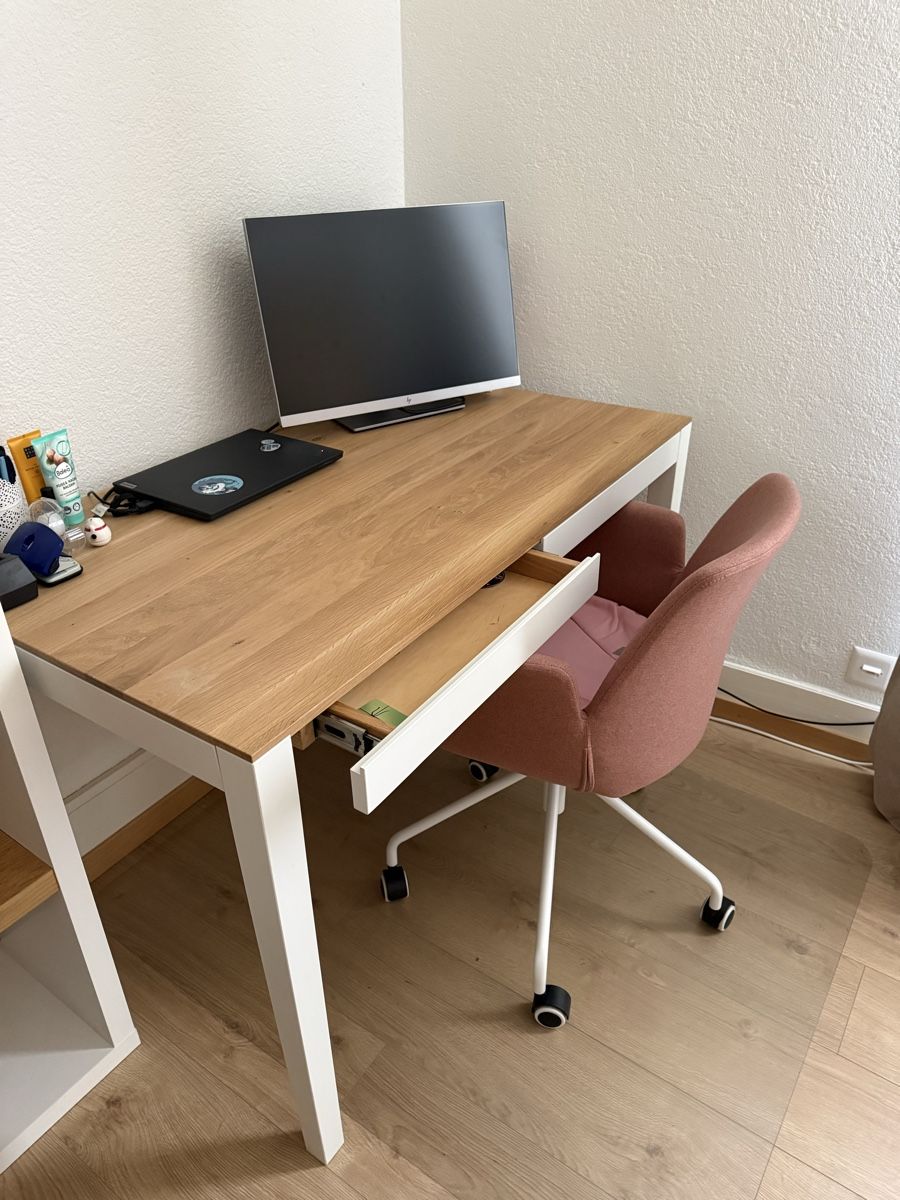 Livique Bureaux: Bureau – D'occasion à Belmont-Lausanne par Michelle_Srdr_ 1