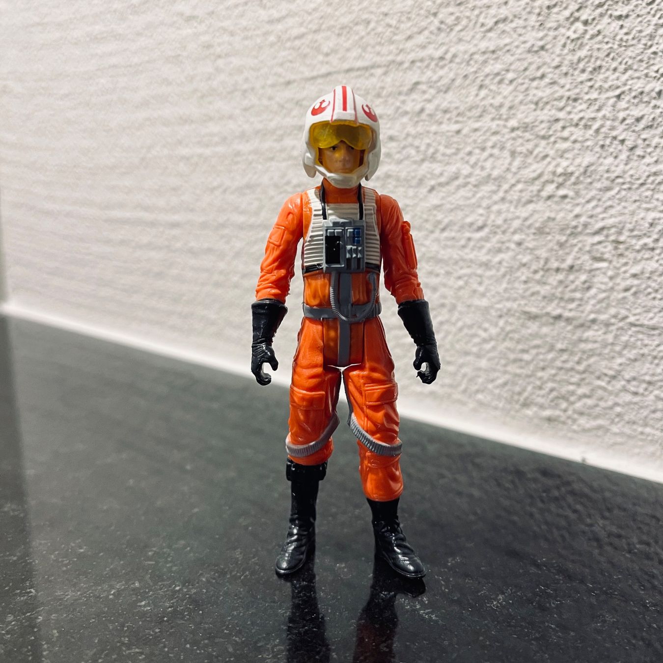 Hasbro Statuette: Hasbro Star Wars Luke Skywalker Pilot Actionfigur I – Usato da Reinach BL venduto da Graphix
