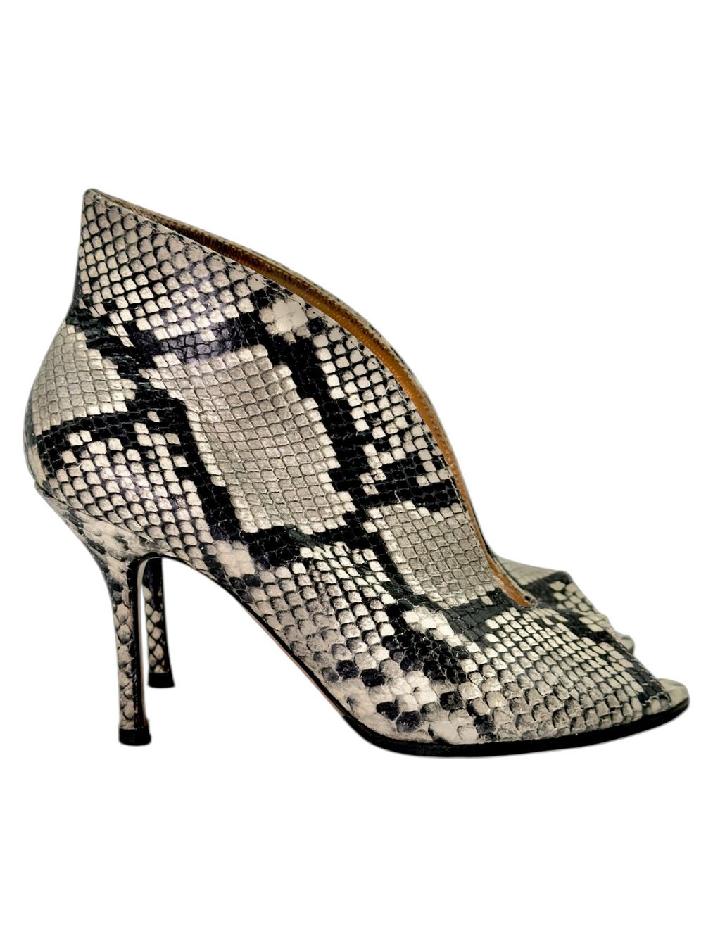Chaussures femmes: Escarpins Ann Tuil en cuir effet python. Pointure 37 – D'occasion à Morges par Auct 4