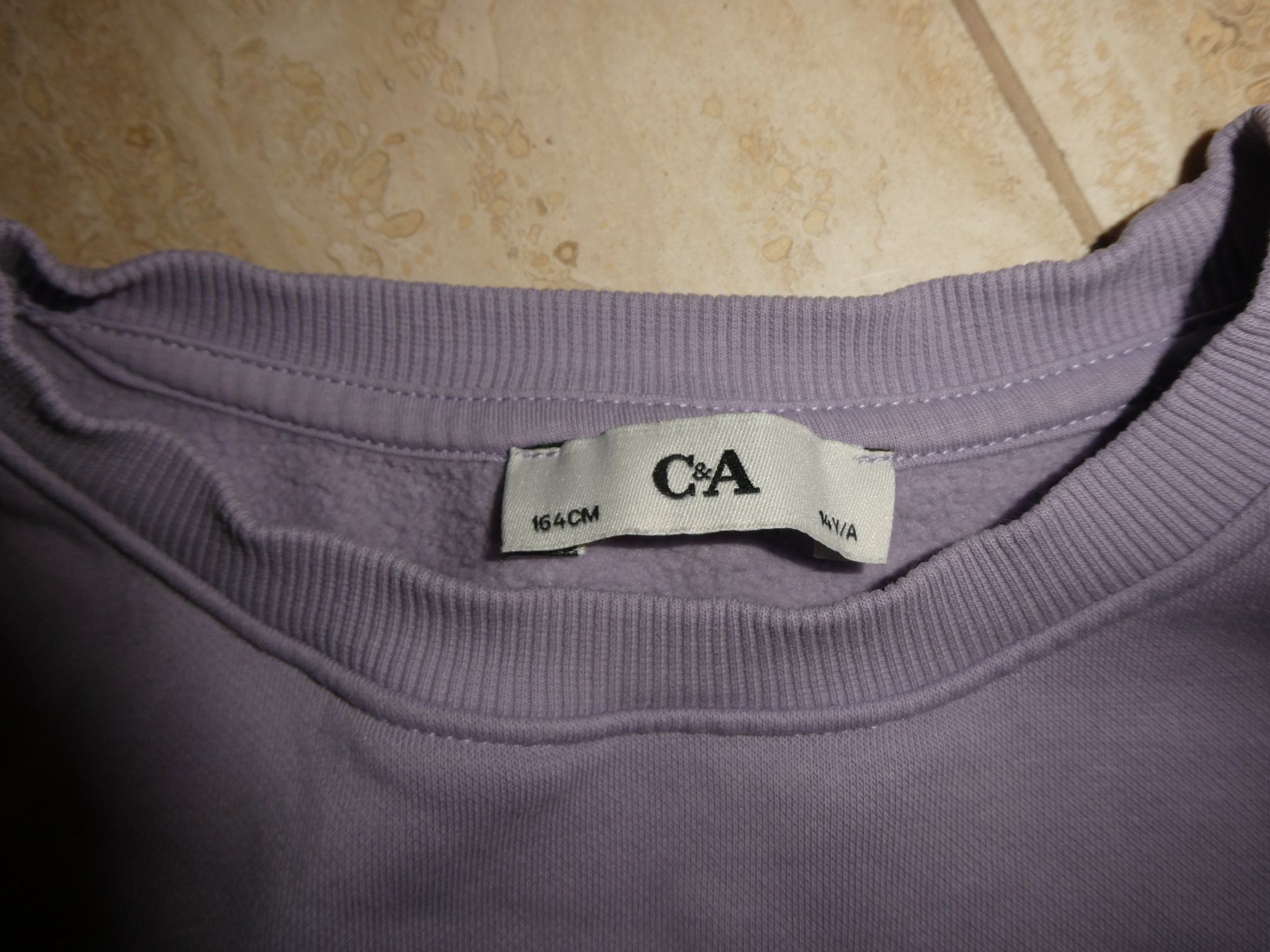 Lotti & Set di vestiti: C&A Pullover Set, Gr. 158/164, Lila & Batik Hoodie – Usato da Mels venduto da KOSL 2