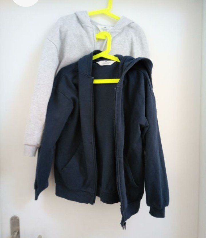 Lotti & Set di vestiti: Jungen Kleiderpaket Gr. 134/140 – Usato da Volketswil venduto da Car1 6