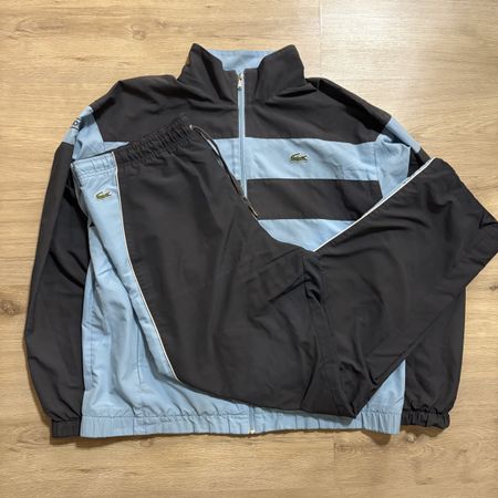 Sehr seltener babyblauer Lacoste Tracksuit aus den 90s (L)