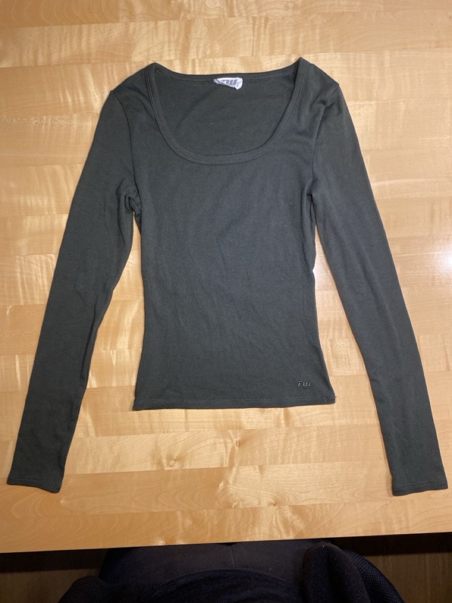 Pullover & Sweatshirts: Langarmshirt Gr. S – Gebraucht aus Illnau von Dodo115