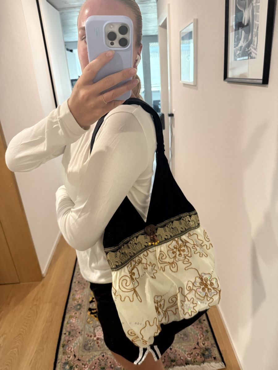Taschen für Damen: Wunderschöne Schultertasche – Gebraucht aus Bottmingen von Itsclaire 7