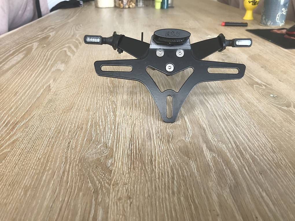 Tutti i ricambio per moto: Kennzeichenhalter Honda CBR 1000 RR-R – Usato da Wolfhalden venduto da NeNi_79 1