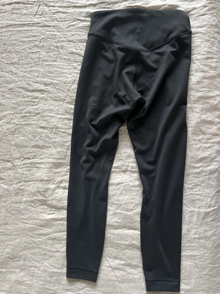 Lululemon Leggings: Lululemon Wunder Under SmoothCover Highrise Tight 64cm – Usato da Zürich venduto da caro.ha. 2