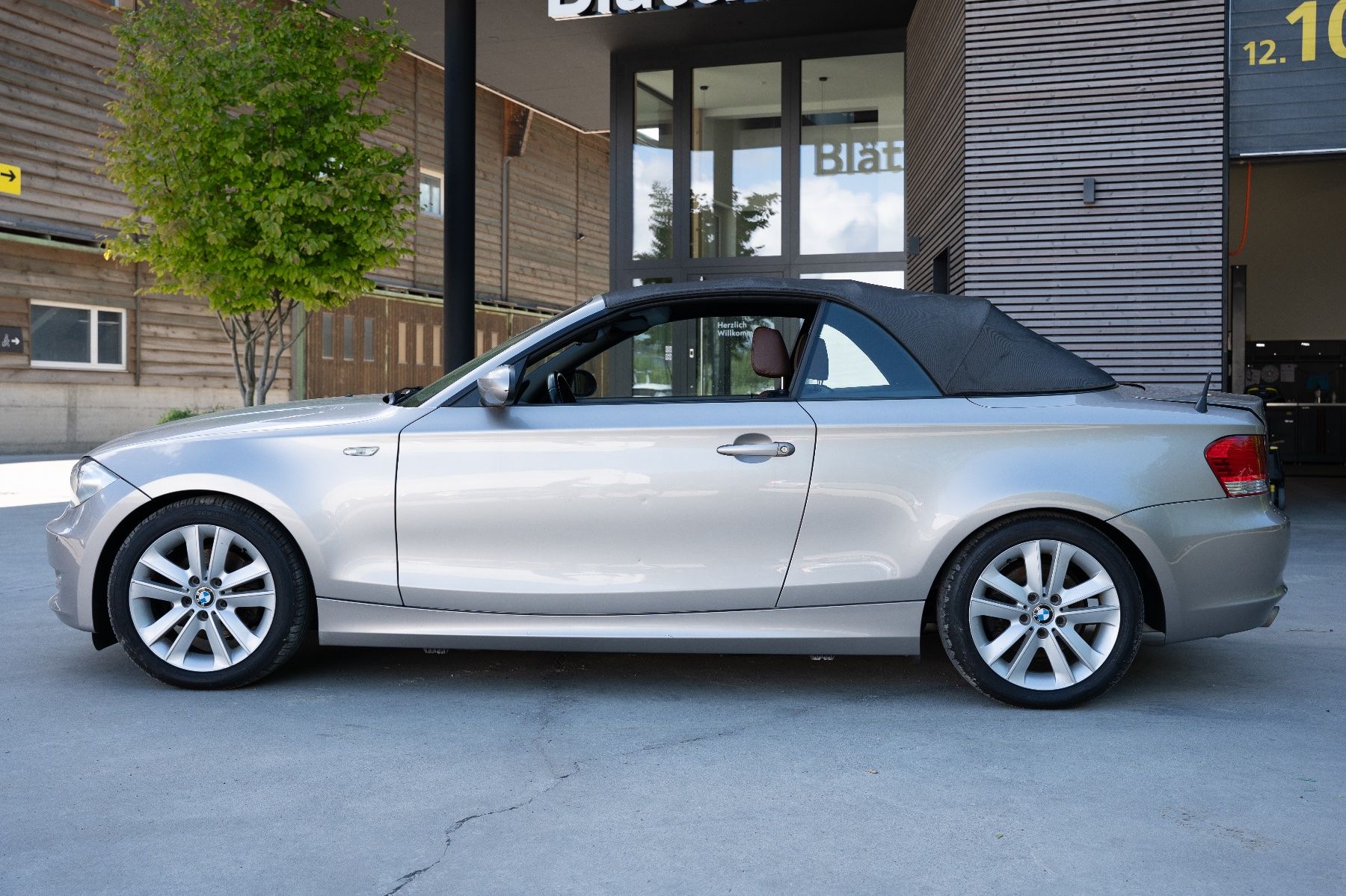 BMW Automobili: BMW 120i Cabrio – Difettoso da Affeltrangen venduto da AutoZentrumAG