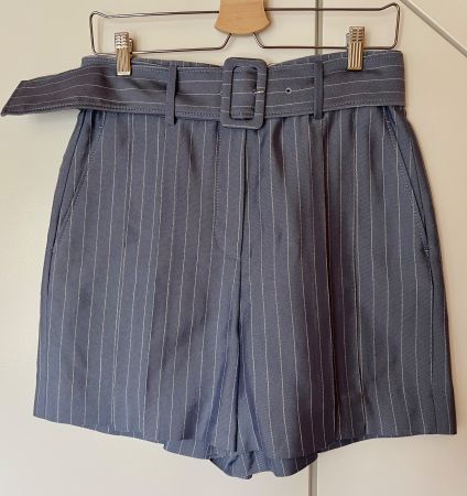 Sandro Shorts (blau) Gr. 40 mit Gürtel
