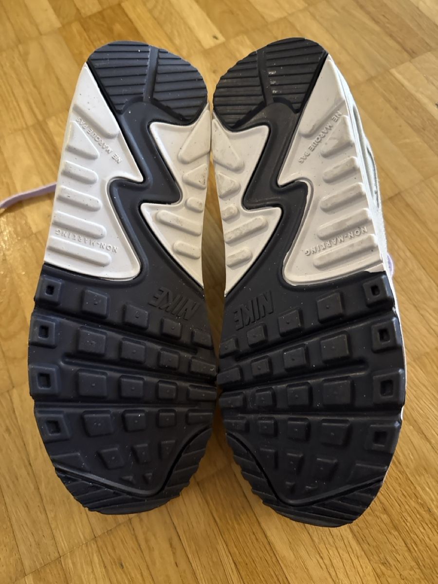 Nike Scarpe per ragazze: Nike Air Max 90 neu original  – Nuovo (secondo la descrizione) da Sisseln AG venduto da Gommibaerli87 3