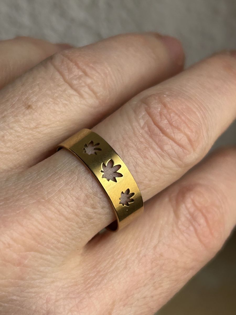 Anelli: GoldigerRing mit Hanfblatt Gr. 65 – Usato da Dittingen venduto da Bijoubelle 2
