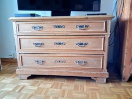 Commode en bois massif 3 tiroirs, style rustique, bon état