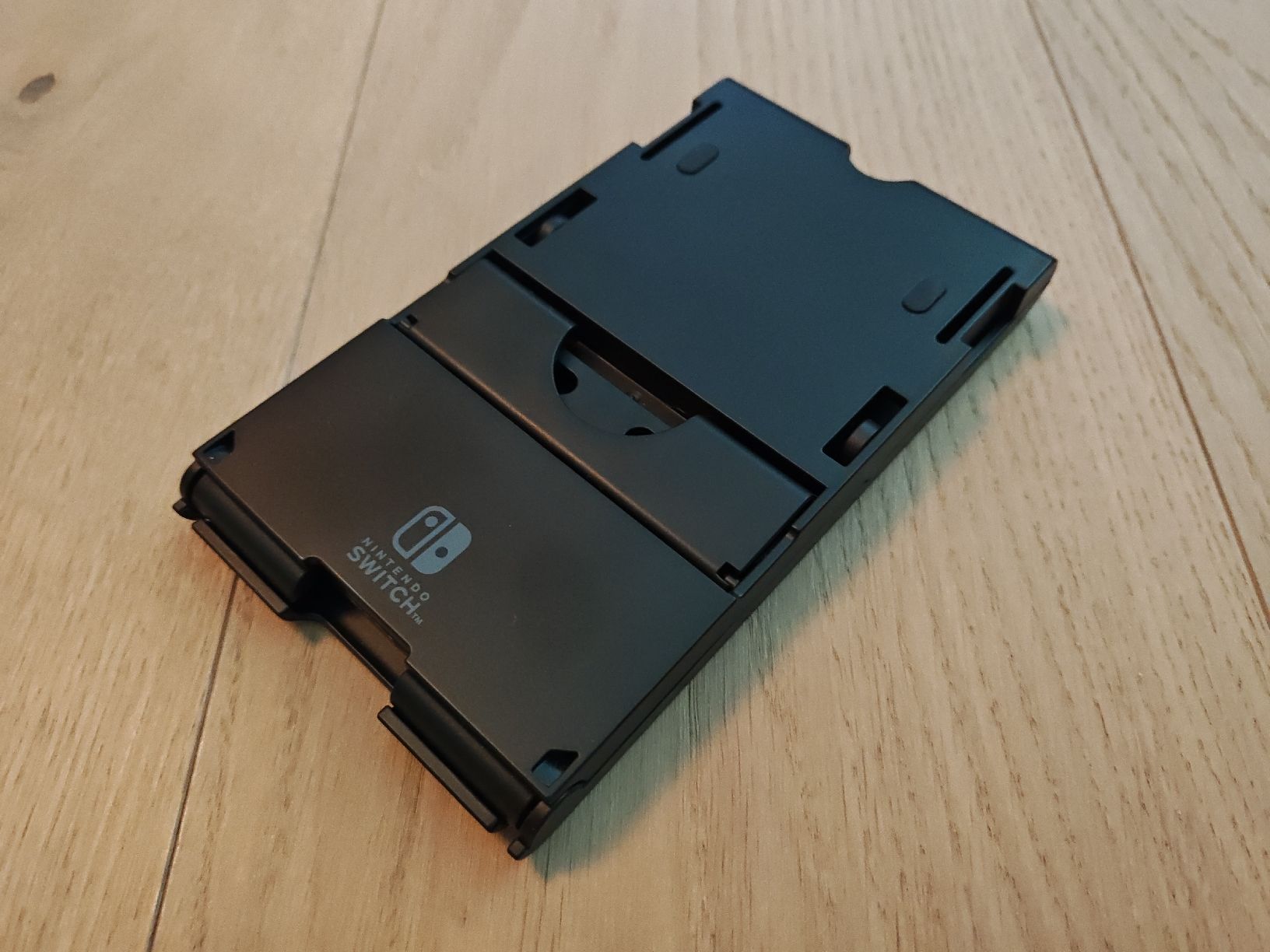 Nintendo Sonstige Dekorationen & Accessoires: Support Nintendo Switch officiel - État impeccable ✨ – Neu (gemäss Beschreibung) aus Granges-Paccot von yvanperrenoud 1