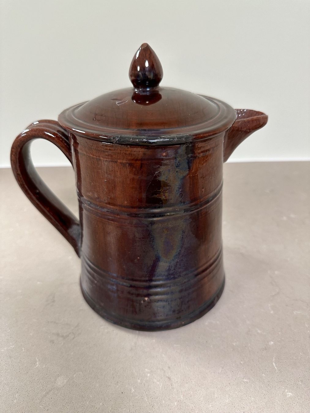 Caraffe: Antiker Keramik-Krug mit Deckel – Usato da Hagendorn venduto da Gember 1