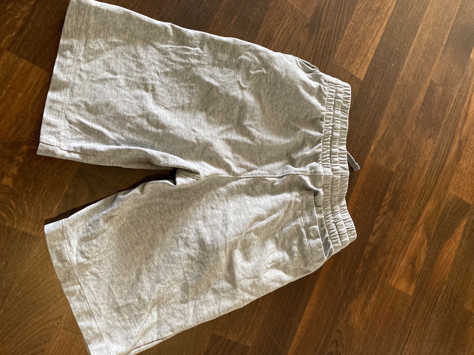 Nike Pantaloni: Shorts Nike 137-147cm – Usato da Zürich venduto da Bopenyang98765 1