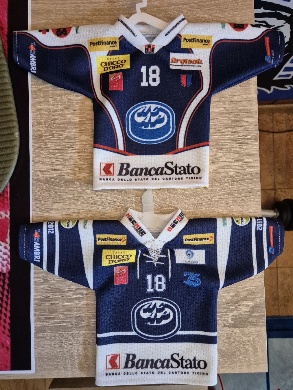 Sonstige Kleidung & Accessoires: Ambri-Piotta – Gebraucht aus Payerne von mitcholmes01