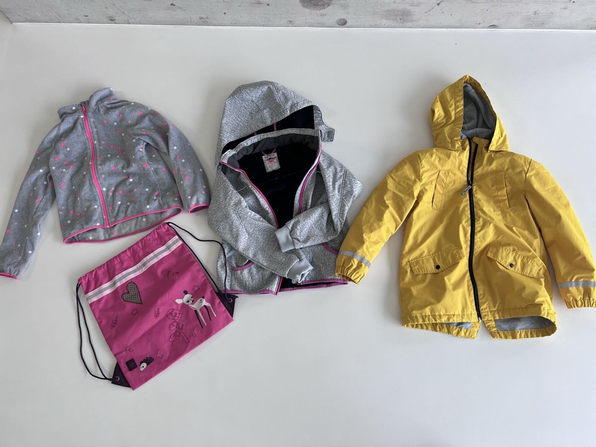 Kleiderpakete & -sets: Outdoor Set Mädchen (134) – Gebraucht aus Küsnacht ZH von Studjus