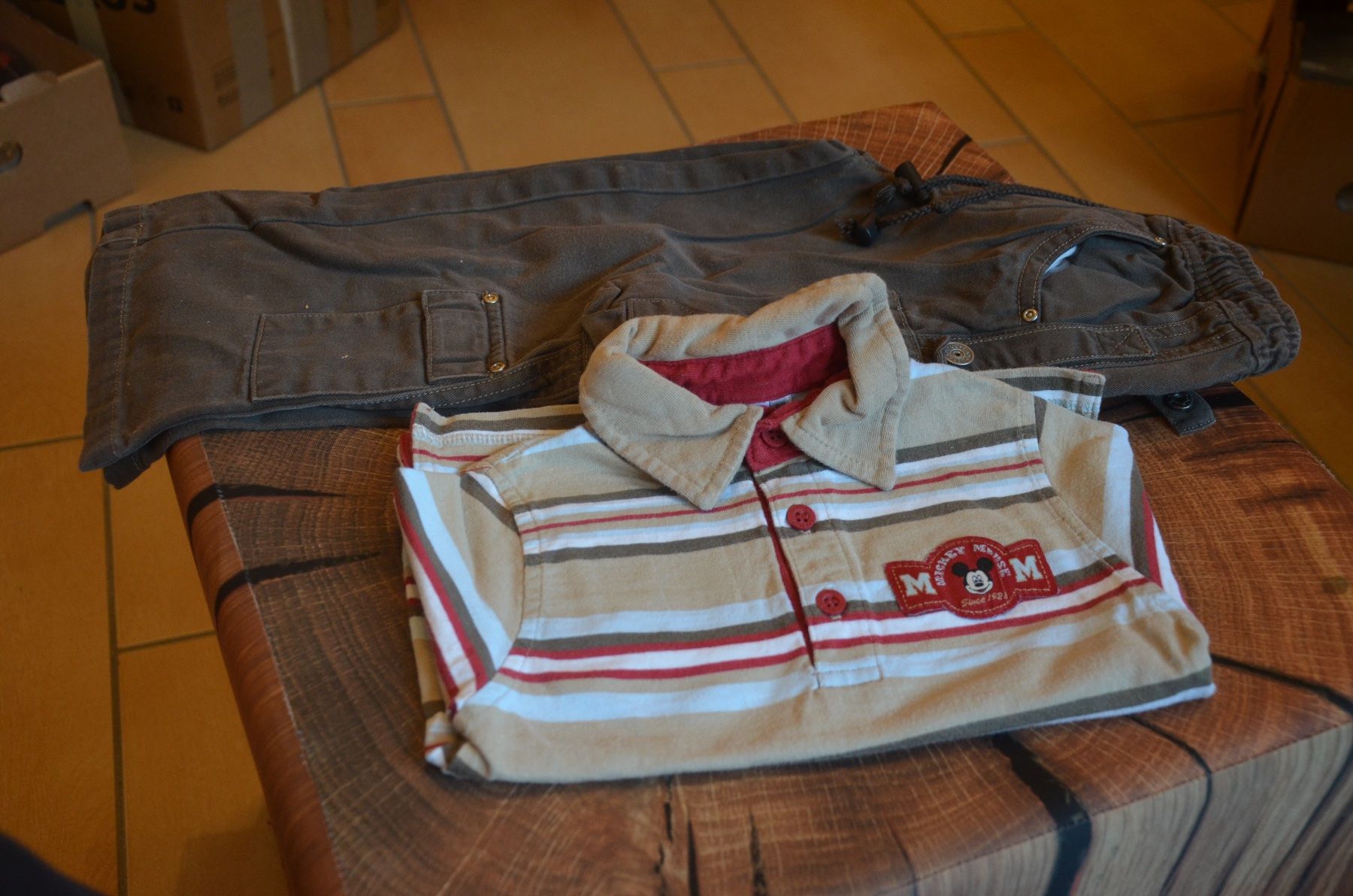 Lotti & Set di vestiti: TAILLE 98 - HOSE + SWEATSHIRT – Usato da Chiasso venduto da Dolly015