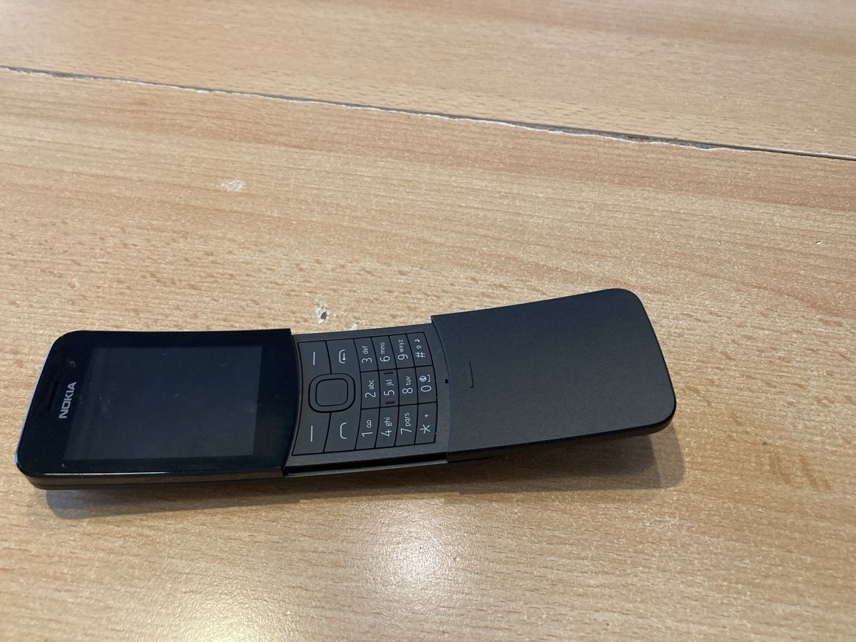 Nokia Telefoni cellulari / Smartphones: Nokia 8110 4G – Nuovo (secondo la descrizione) da Tuggen venduto da mal_2zll