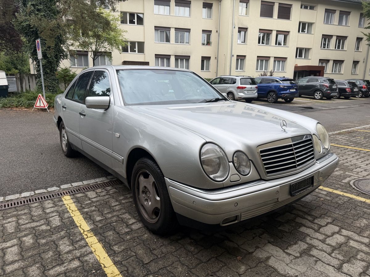 Mercedes-Benz Automobili: Mercedes-Benz E320 4Matic – Difettoso da Liebefeld venduto da MadMace 4