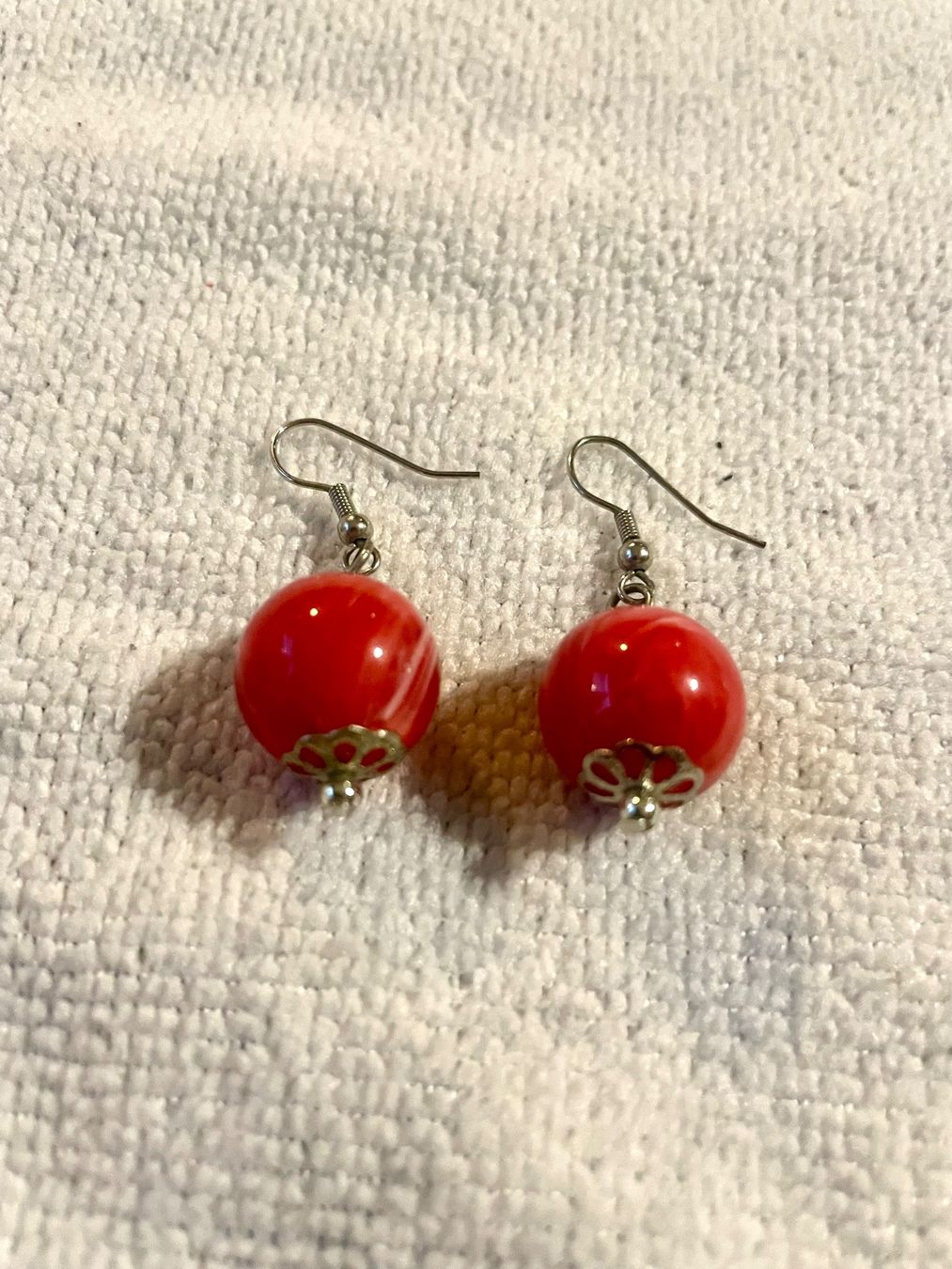 Orecchini pendenti & Orecchini a lobo: Rote Ohrringe, Kugel-Design – Usato da Sargans venduto da Didis