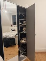 Praktischer Eck-Kleiderschrank mit Spiegeltür 
