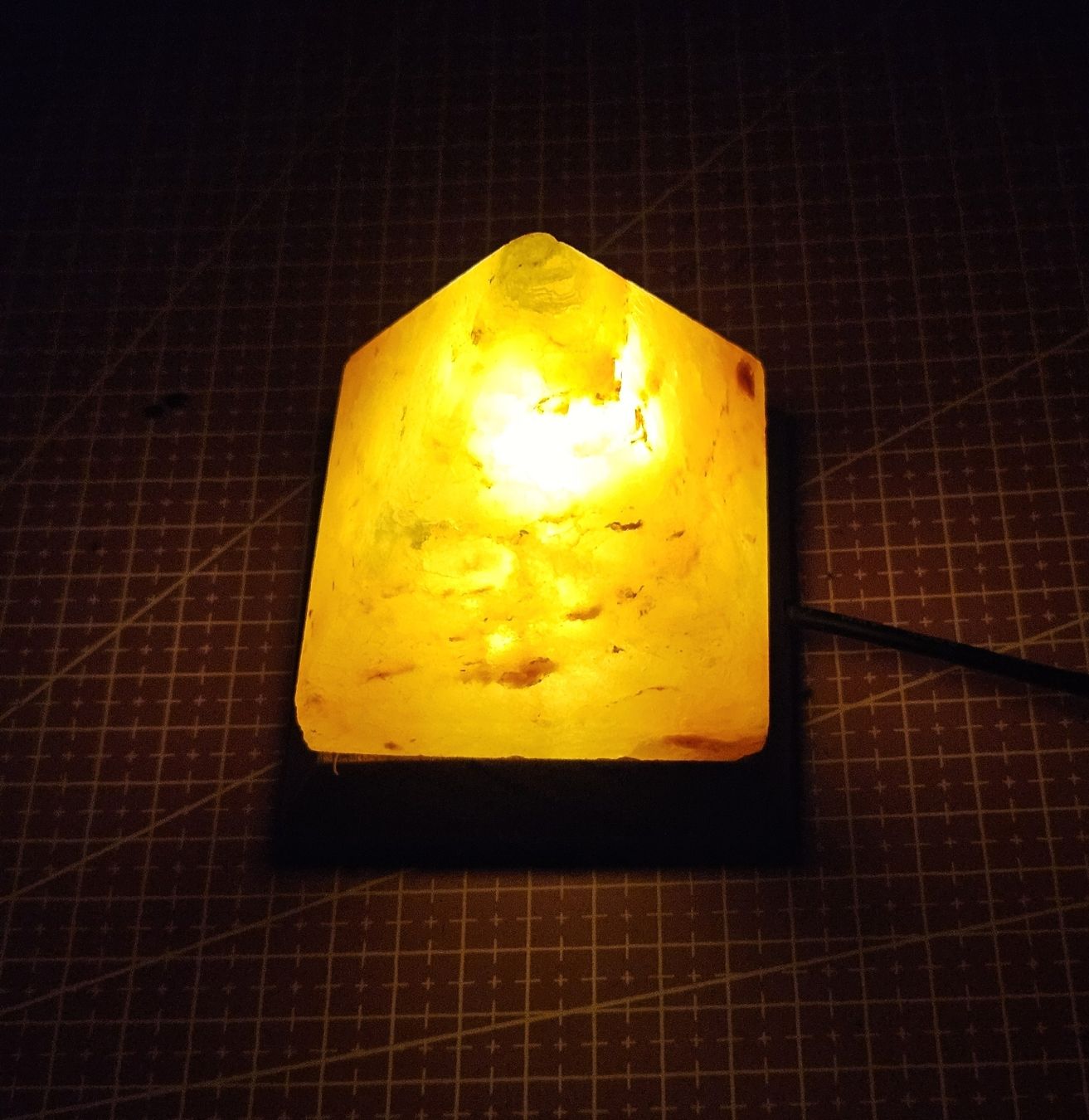 Lampen: Pyramiden-Kristallsalzstein-Lampe – Neu (gemäss Beschreibung) aus Besenbüren von ste_dh5c 2
