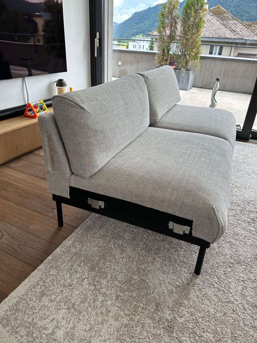 Ikea Divani: Light Gray Two-Seater Sofa and a corner section – Usato da Unterägeri venduto da may_htv2 2