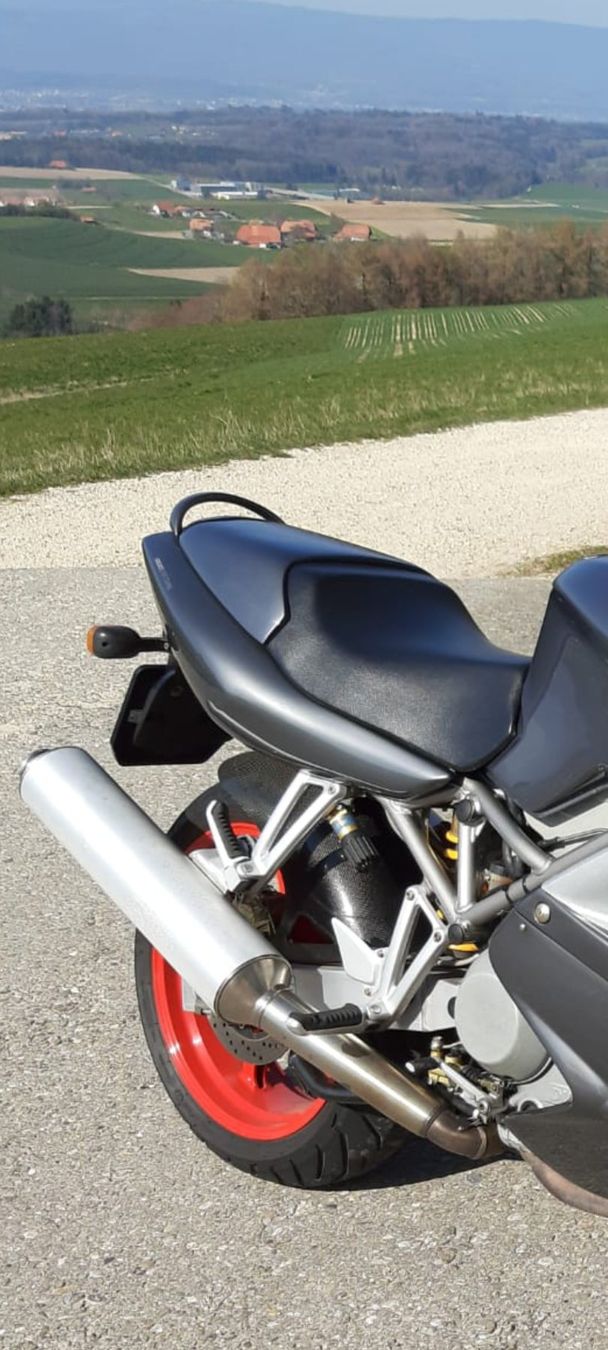 Ducati Tutti i ricambio per moto: Ducati ST2 ST4 ST4S Sitzbank mit Soziaabdeckung – Usato da Münchenbuchsee venduto da duc940