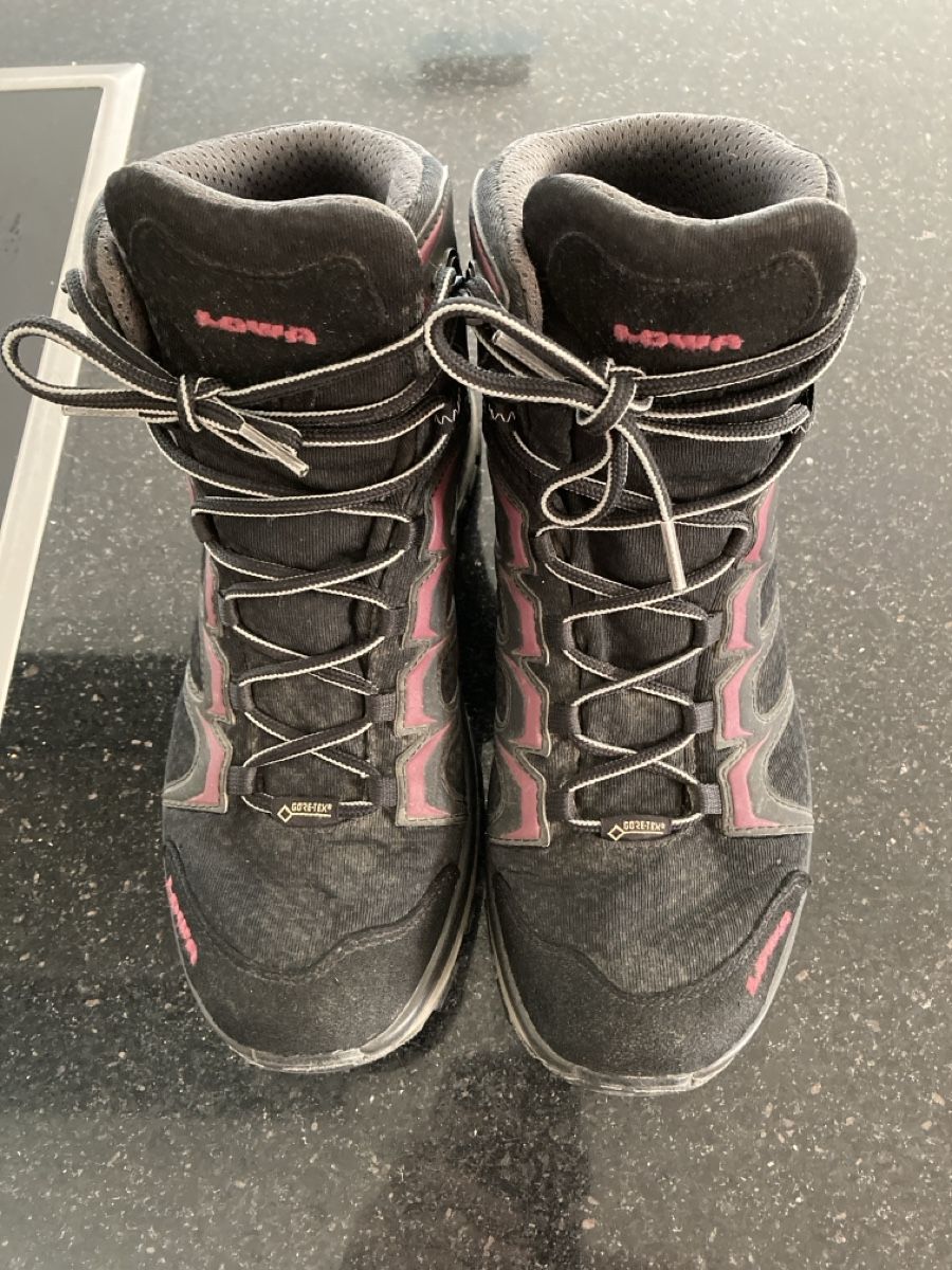Lowa Scarpe da uomo: Lowa Wanderschuhe Gore-Tex – Usato da Gunzwil venduto da Heimatchochi
