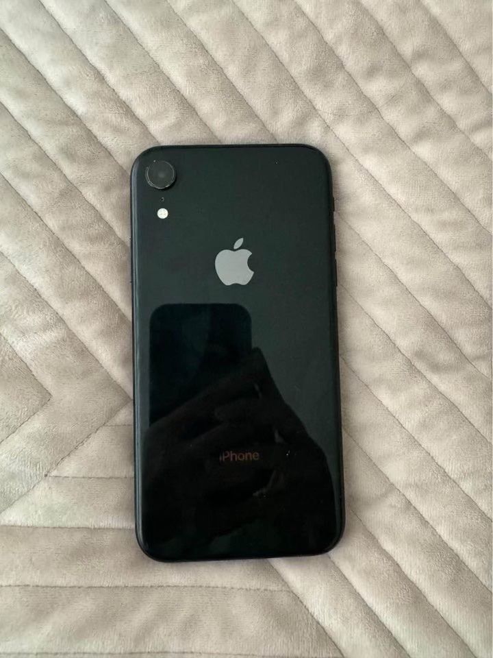 Apple Telefoni cellulari / Smartphones: iPhone XR – Usato da Zürich venduto da borbos 1