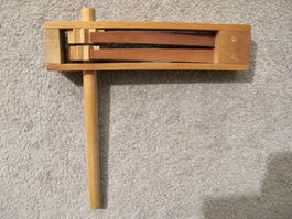 Massiv Holz Doppel Ratsche Hand Schnarre Knarre Handarbeit