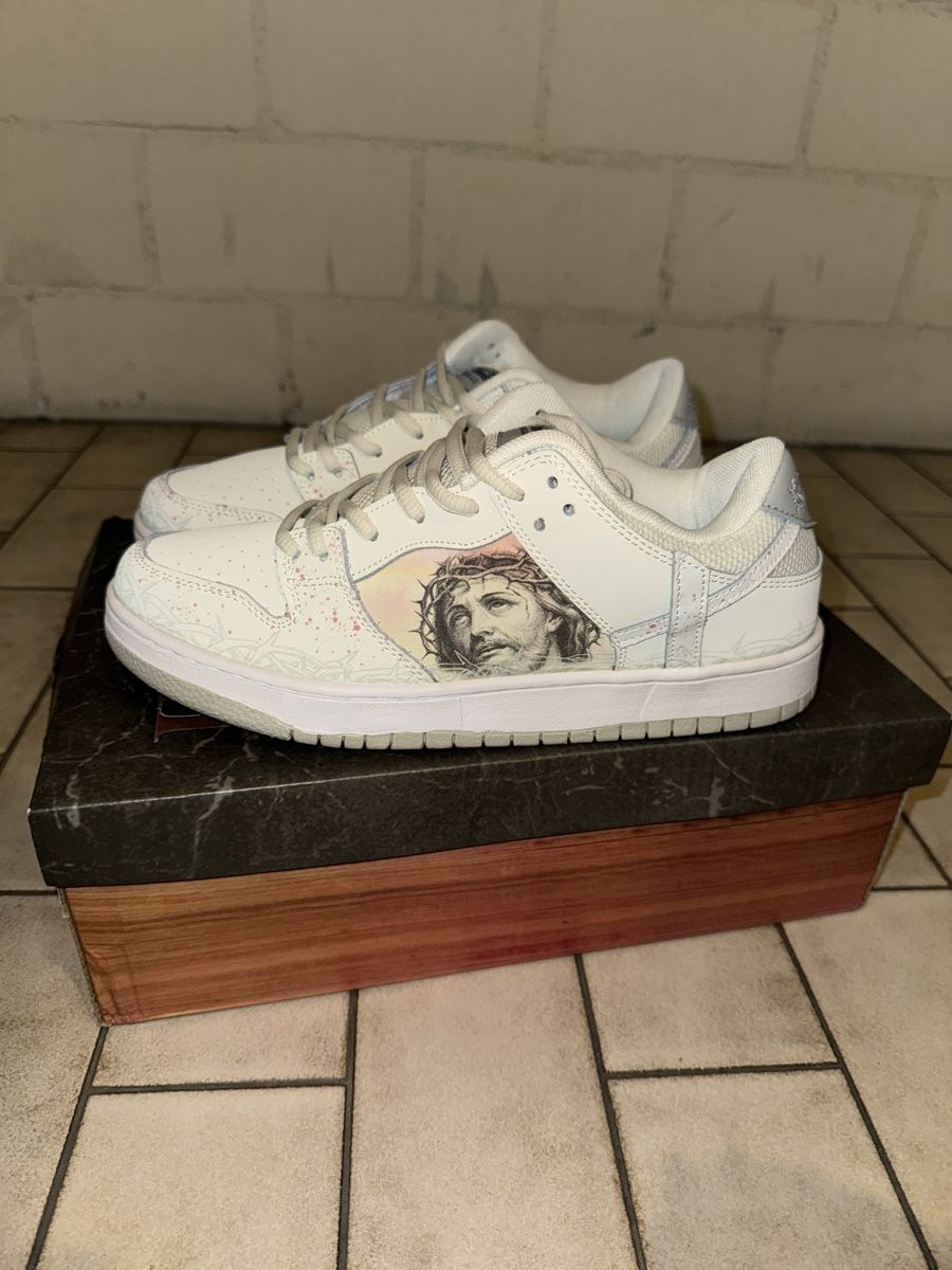 Herrenschuhe: Passion of Christ Low US9 – Neu und originalverpackt aus Watt von lou_m5tq 2