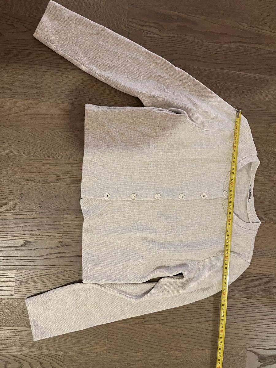 Zara Vestes: Zara Strickjacke, Gr. L, hellgrau – D'occasion à Zürich par Closetbesties