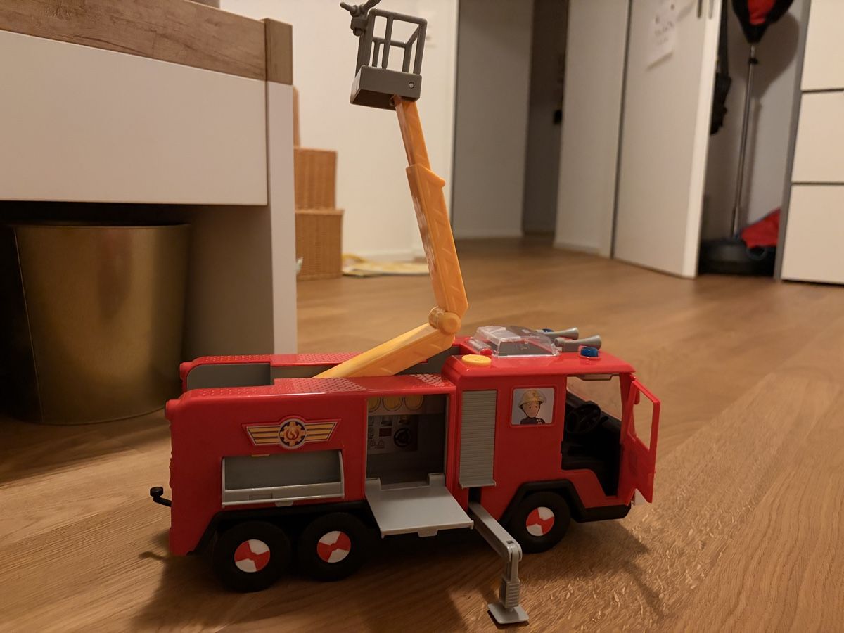 Jouets: Feuerwehrauto – D'occasion à Steinhausen par Elif.Guerbuez 1