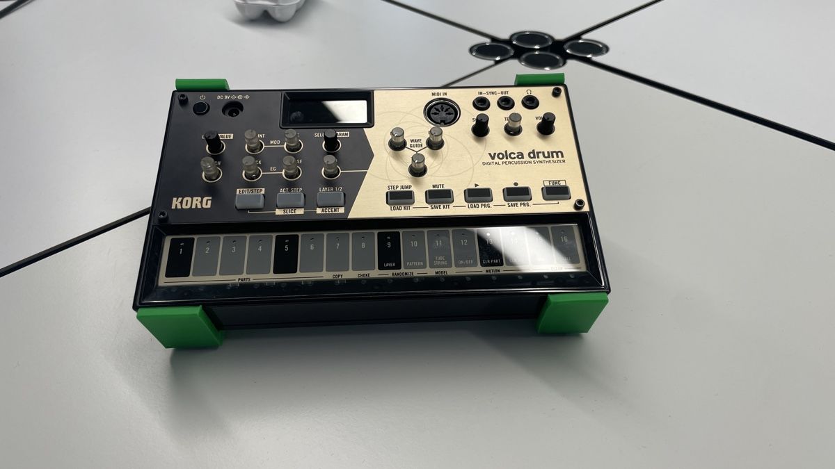Korg Strumenti musicali: Korg Volca Stand - 3D Printed – Nuovo e nell'imballaggio originale da Luzern venduto da Vi-Print 4