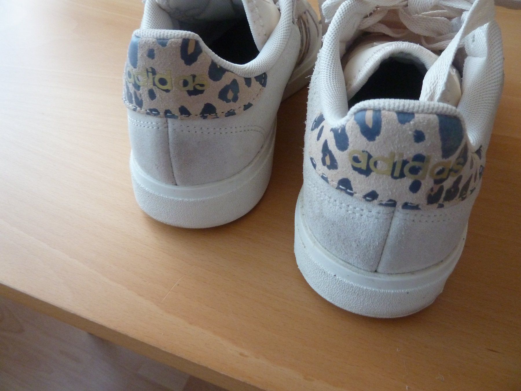 Adidas Chaussures femmes: ADIDAS - SNEAKER; Gr. 38, beige – D'occasion à Kestenholz par Fechy 1