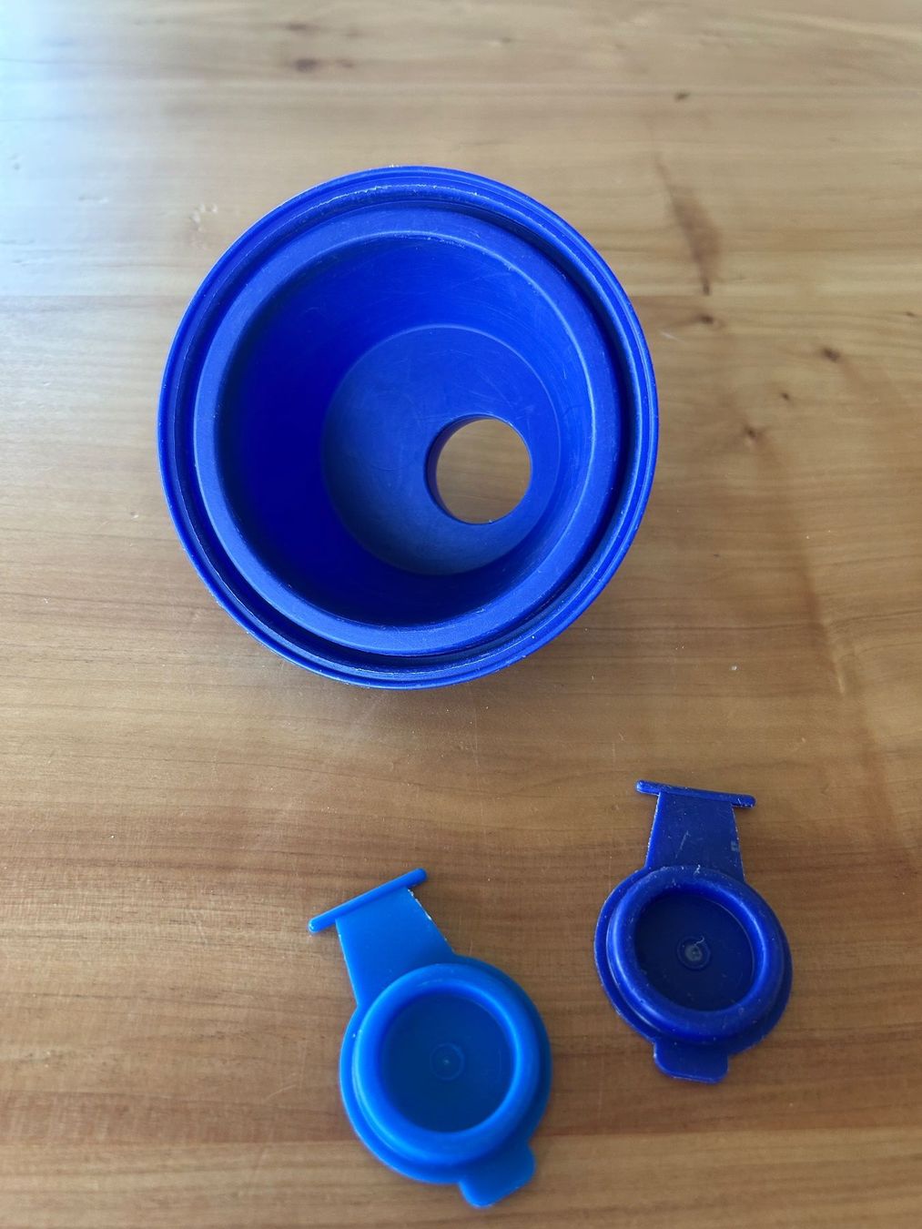 Tupperware Appareils de cuisine: Tupperware Shaker Deckel mit 2 Ersatzdeckli – D'occasion à Kaltbrunn par lagone1 2