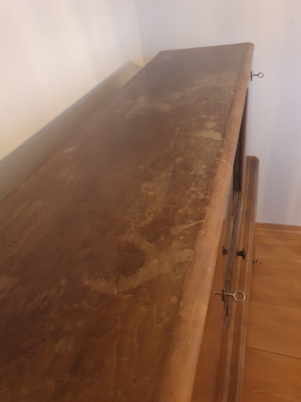 Credenze: Büffet aus Holz im Vintagelook – Usato da Luzern venduto da Corueegsegger 3