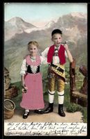 niedliches Kinderpaar in Appenzeller Tra