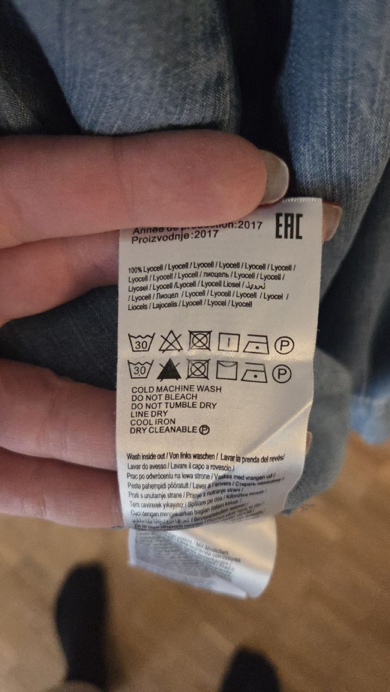 Only Camicette: ONLY Jeanshemd Gr. 38 Oversized Lyocell – Usato da Näfels venduto da CH.Kchlineknopf 3