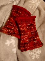 Handgestrickte Mittli/Pulswärmer "Feuer"