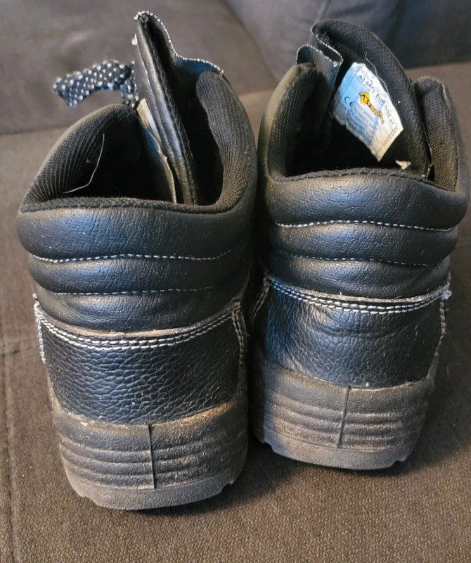 Scarpe da uomo: Chaussures de sécurité S3 – Usato da Chatelaine venduto da Madame-lol 1