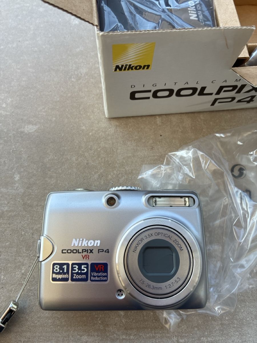 Coolpix Appareil photo: Nikon Coolpix P4 Digitalkamera mit VR – D'occasion à Bettlach par Brissoni 5
