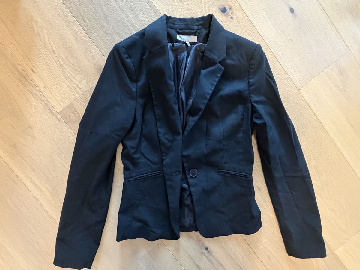 H&M Giacche: H&M Black Blazer, Size 34 – Usato da Wetzikon ZH venduto da dor_rmq2