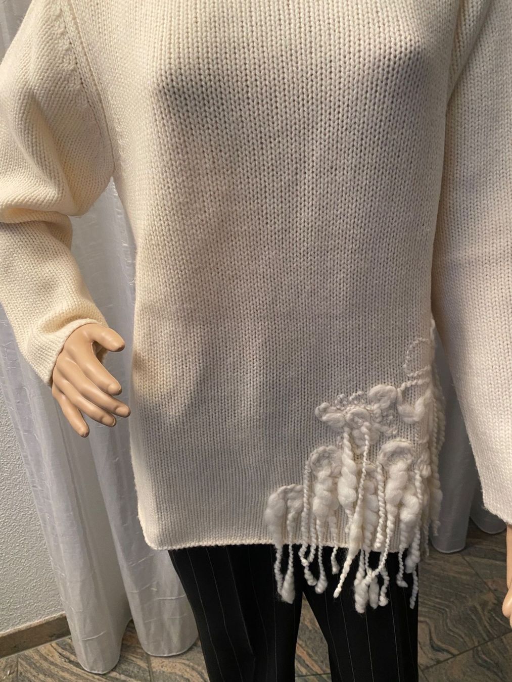 Maglioni & Felpe: perfekter Auftritt mit diesem Pullover von ELEGANCE, 44/46 – Usato da Winkel venduto da ferrari2022 4