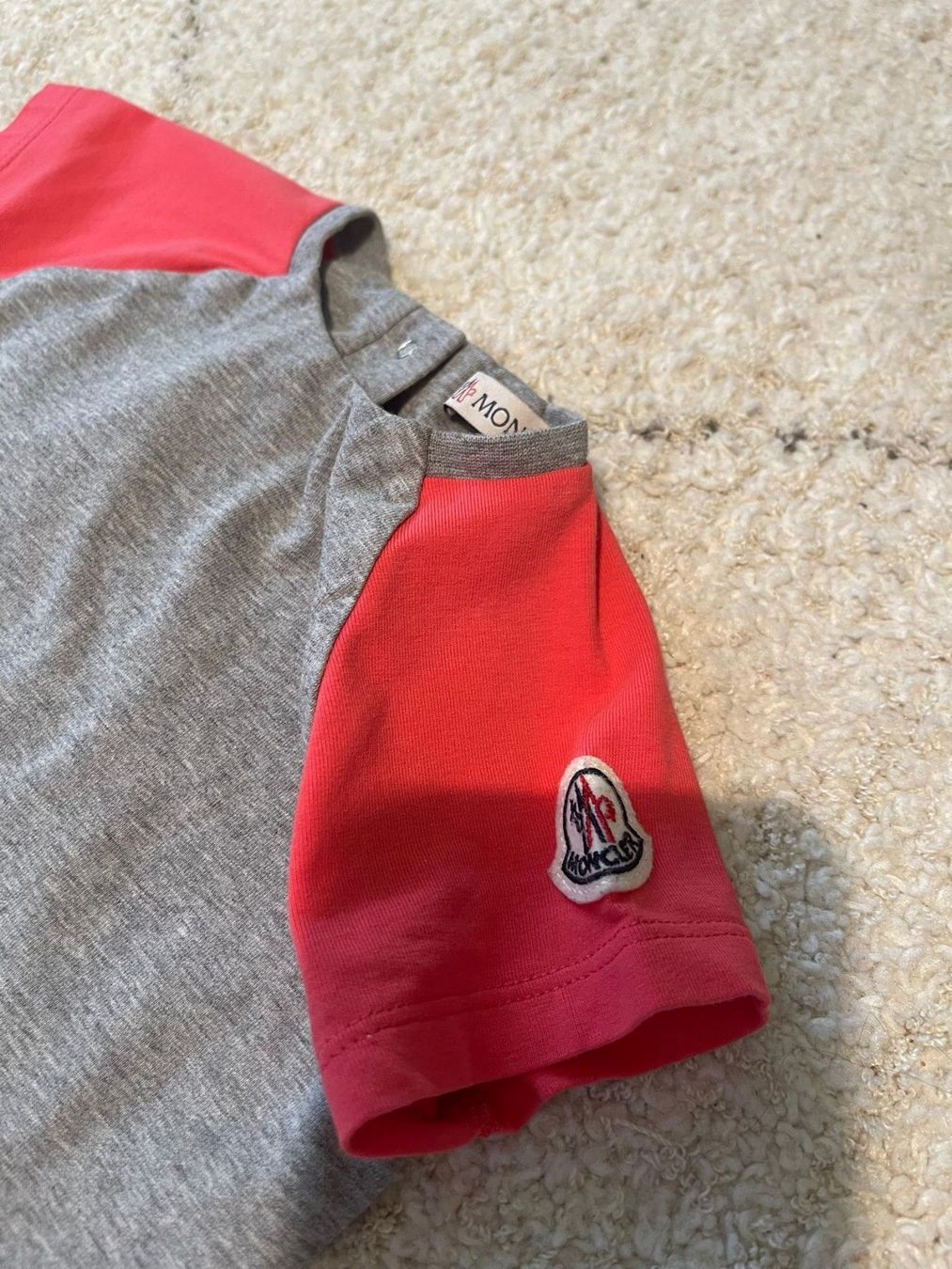 Camicie, Top & T-shirt: Moncler Baby Tshirt and Short 12/18M – Usato da Zürich venduto da Bybyana 1