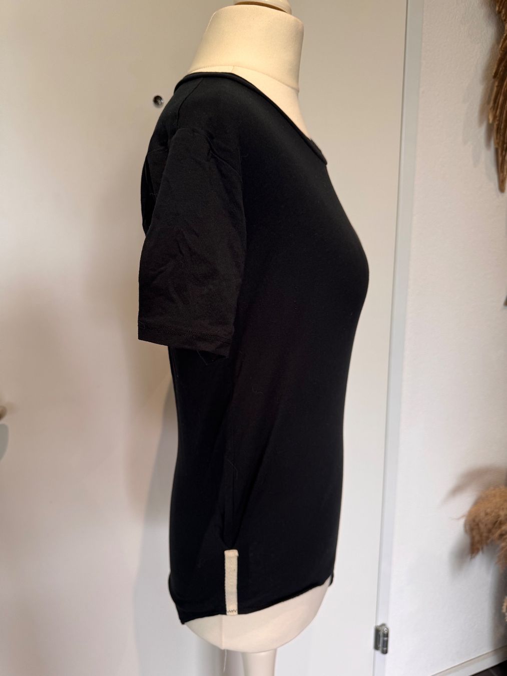 T-shirts: Basic Shirt / Body Schwarz Gr. XS – D'occasion à Rothrist par Fondgruebe 1